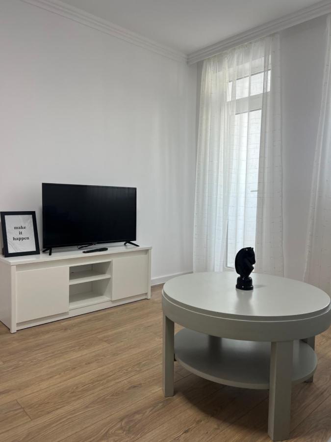 Sunny Apartment Center Сучава Екстер'єр фото
